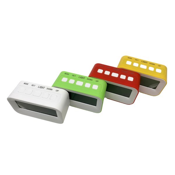 Despertador digital 3AAA, en caja varios colores