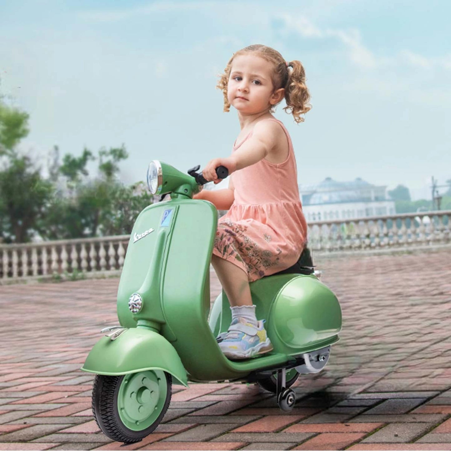MOTO A BATERÍA PARA NIÑOS VESPA COLOR VERDE